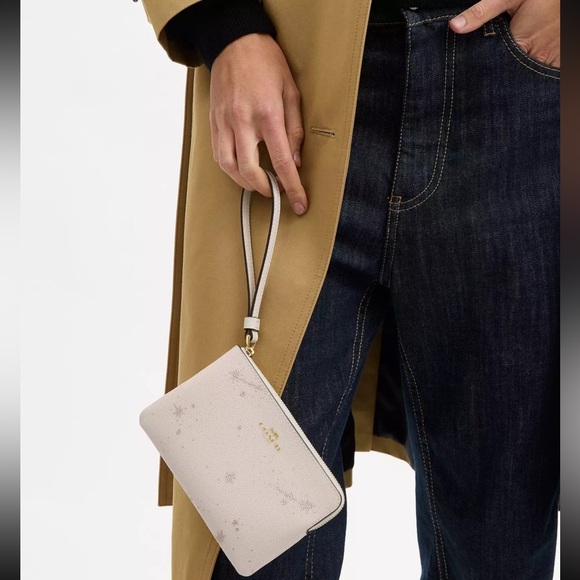 Coach Corner Zip Wristlet with Star Print Gold/Chalk NWT - Picture 5 of 5